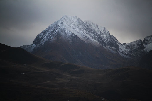 Première neige sur les sommets du Louron, au-dessus de Peyragudes