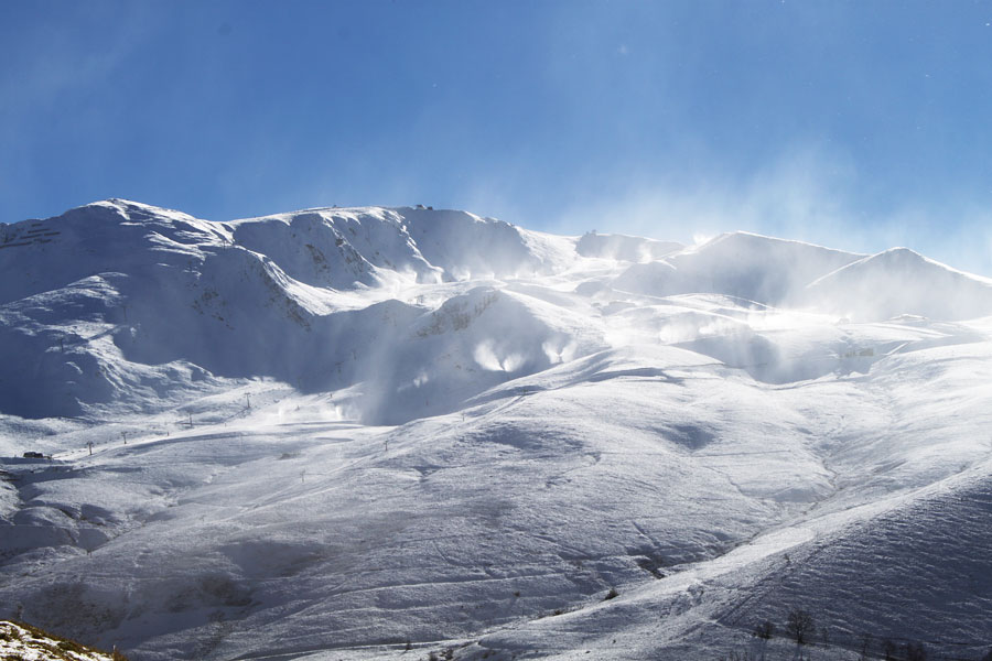 Canons à neige sur Peyragudes le 7 novvembre 2016